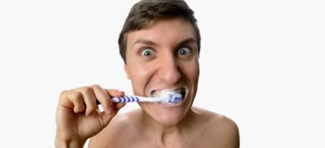 Najčastejšie chyby, ktorých sa dopúšťame pri čistení zubov