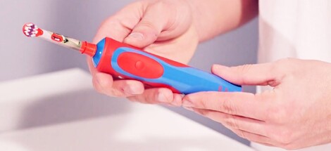 RECENZIA: elektrická detská kefka Braun Oral-B Stages Kids