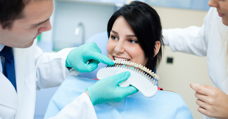 Spoľahnite sa pri bielení zubov na odborníkov