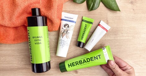 Herbadent – bylinná starostlivosť o zuby a ústa s bylinami z Česka