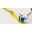 Najväčšia záhada starostlivosť o zuby –kde sa berú prúžkyv zubných pastách?