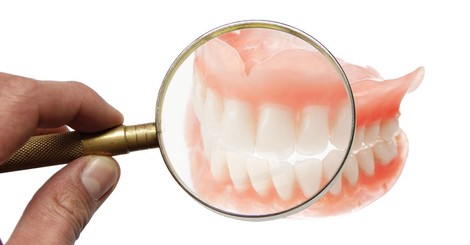 Čo Vás zaujíma o zubných náhradách, mostíkoch a implantátoch
