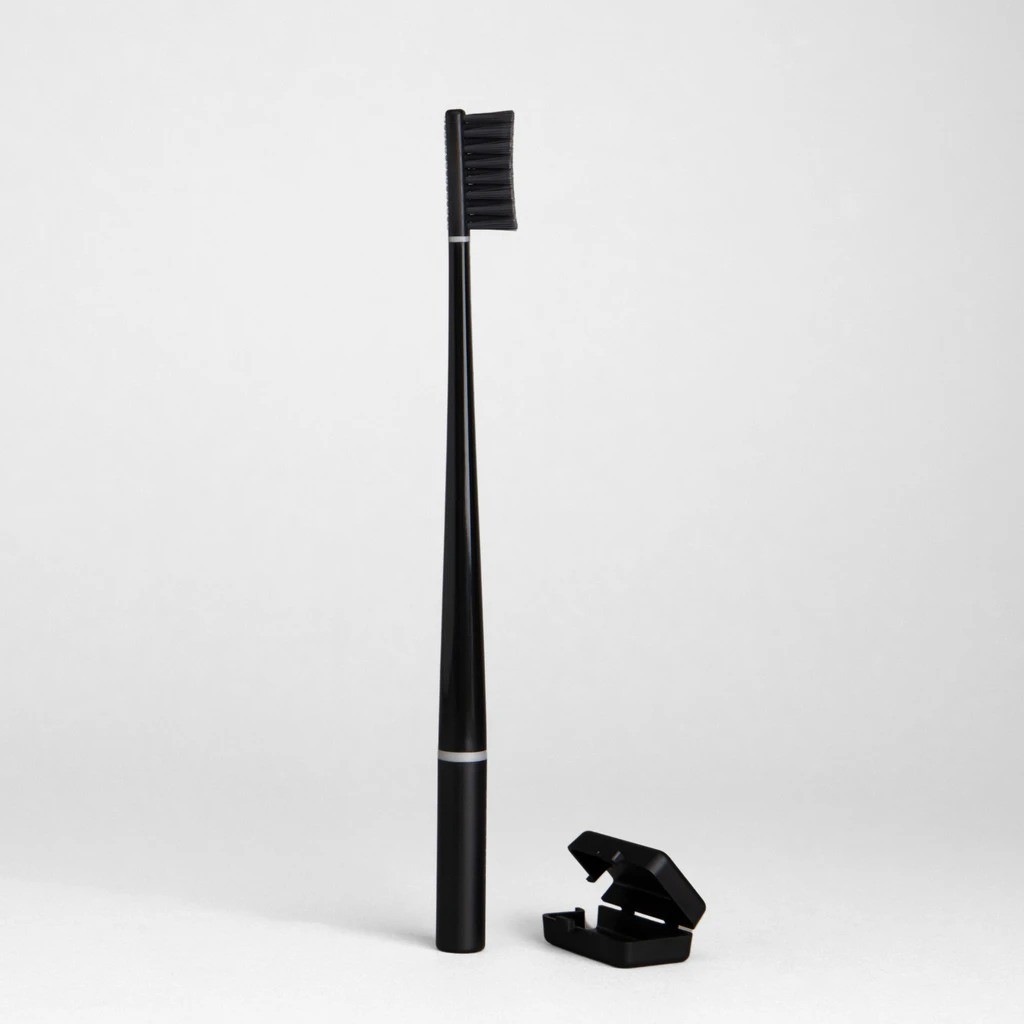 Piuma Whitening Perfect Black zubná kefka