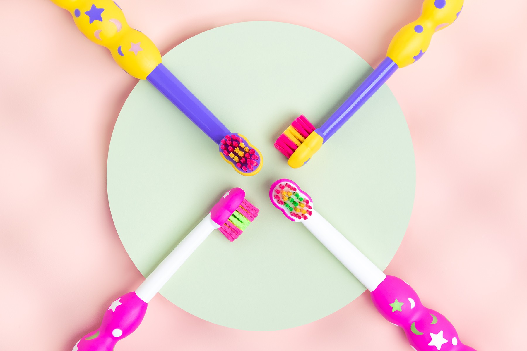 Nordics Premium Baby Soft 4080 Yellow&Pink detská zubná kefka