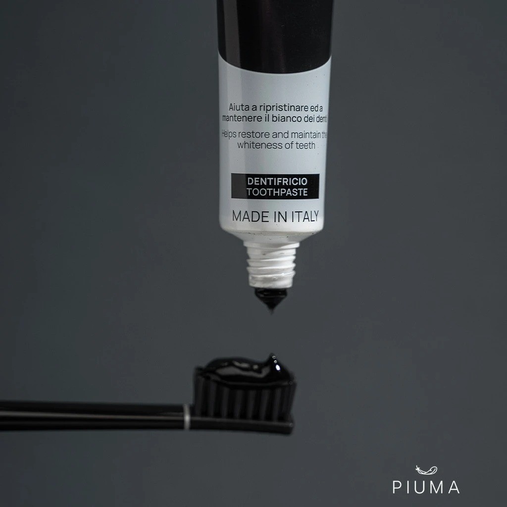 Piuma Active Carbone zubná pasta 75 ml