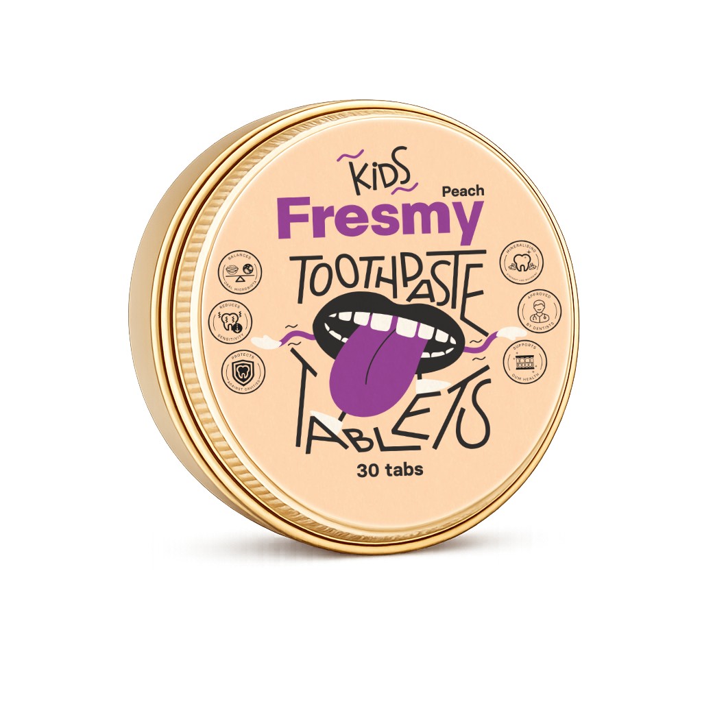 Fresmy Kids Peach detská cestovná zubná pasta v tabletách 30 ks - Fresmy Kids Toothpaste Tablets Peach zlatá plechovka šikmý pohľad biele pozadie