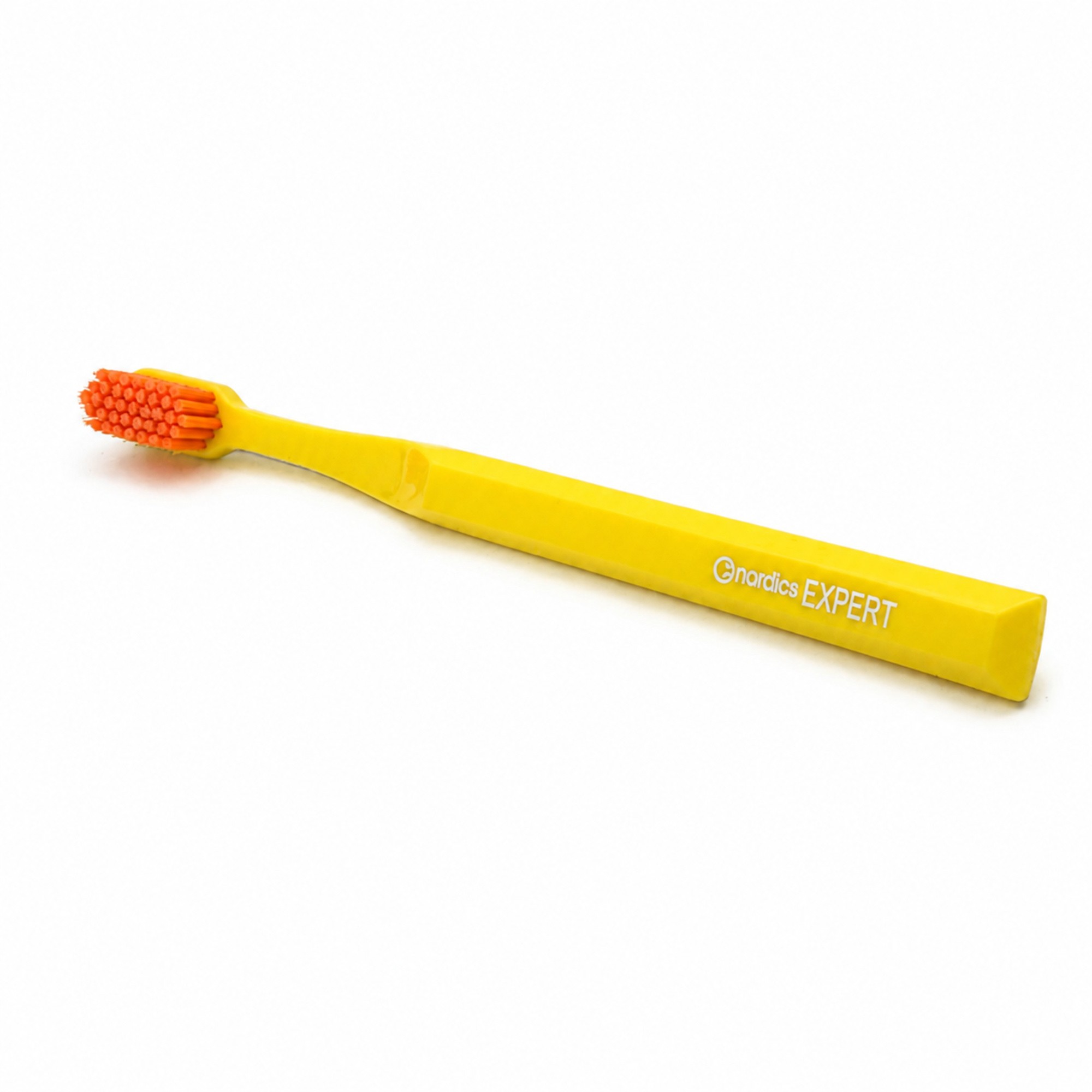 Nordics Curve Soft Yellow zubná kefka