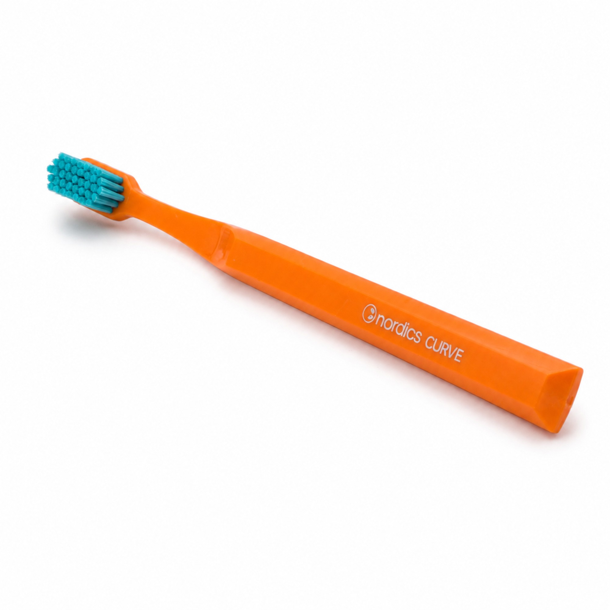 Nordics Curve Soft Orange zubná kefka