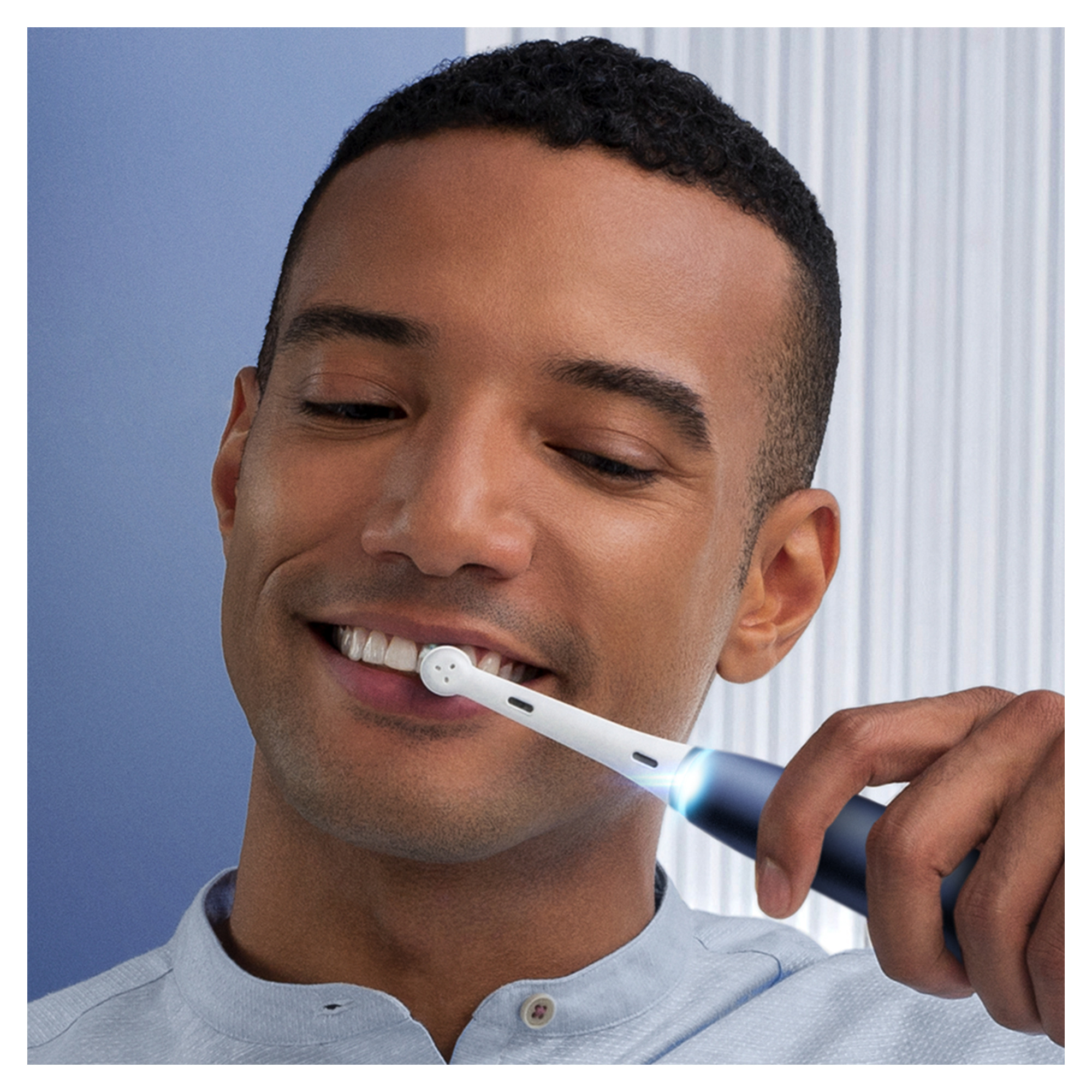 Oral-B iO Series 7 Sapphire Blue magnetická kefka