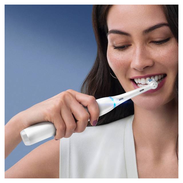 Oral-B iO Series 8 White Alabaster magnetická kefka